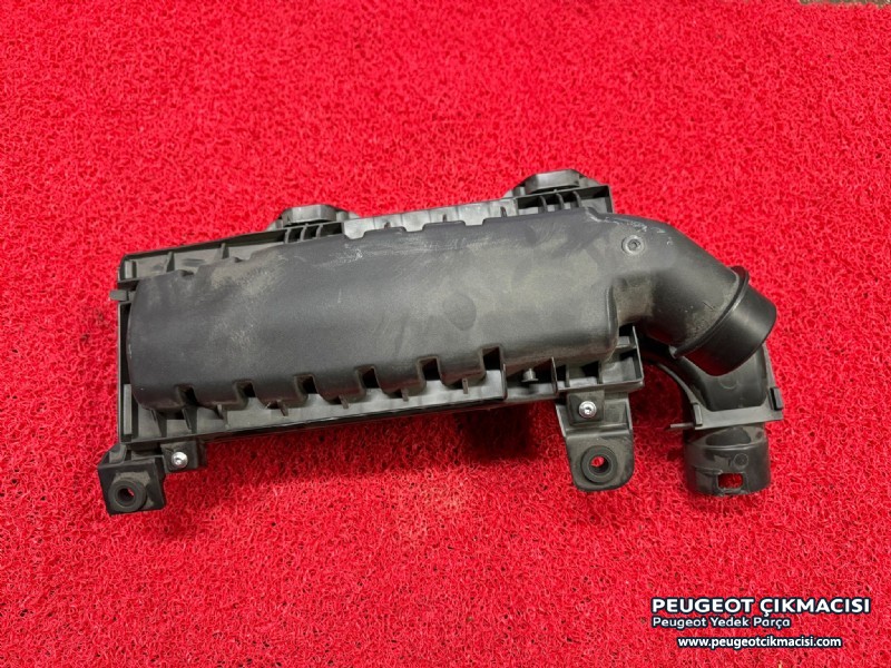 CİTROEN C4 X HAVA FİLTRE KUTUSU 1.2 BENZİNLİ 9812735680