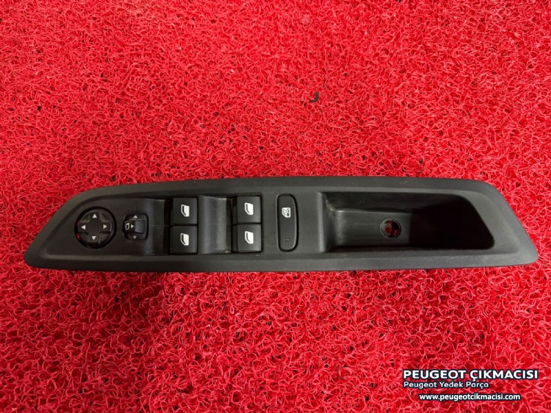 CİTROEN C4 X SOL ÖN CAM DÜĞMESİ 98349233ZD