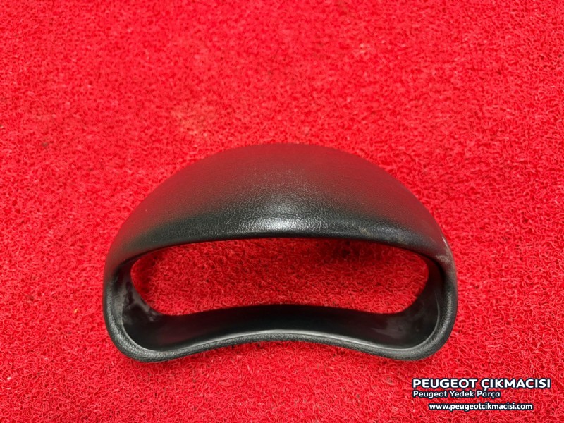 PEUGEOT 206 GÖSTERGE SAAT ÇERÇEVESİ 8209C0 9640523577