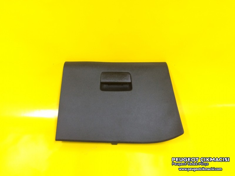 PEUGEOT 301 TORPİDO KAPAĞI 