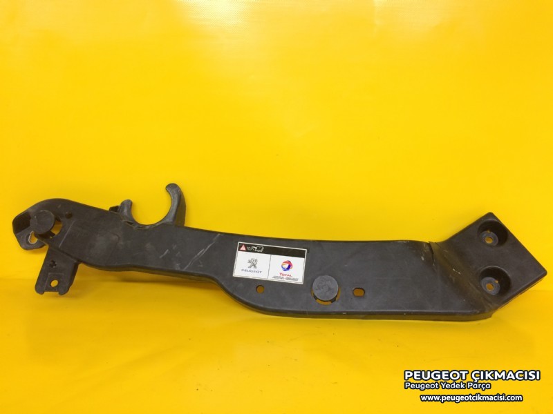 PEUGEOT RİFTER ÖN PANEL BAKALİTİ SAĞ 